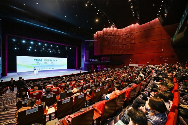 福田欧辉新能源客车亮相2025旅游出行大会，助力旅游客运高端化、品质化升级